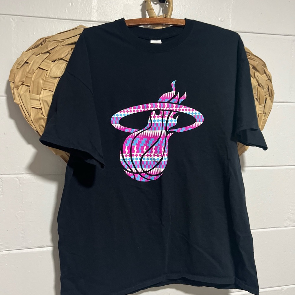 Miami heat Aztec pattern basketball tee XL